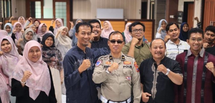 Tanamankan Budaya Tertib Berlalu Lintas Sejak Dini, Satlantas Polres Gresik Libatkan Guru SD