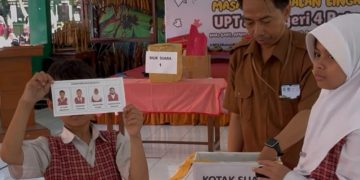 MPLS SDN 4 Petrokimia Gresik Ajarkan Demokrasi lewat Pemilu Serentak Ketua Kelas