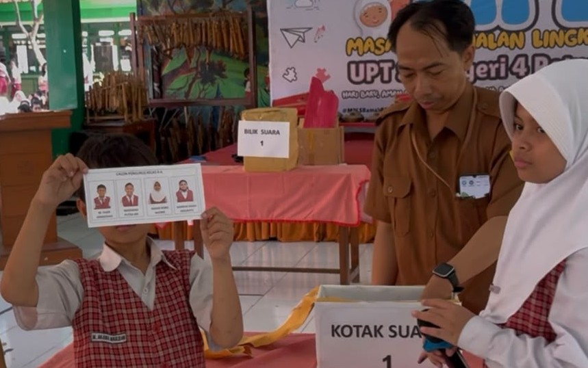 MPLS SDN 4 Petrokimia Gresik Ajarkan Demokrasi lewat Pemilu Serentak Ketua Kelas