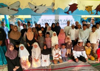 Warga Klangonan Kebomas Berikan Santunan untuk Yatim Piatu dan Dhuafa