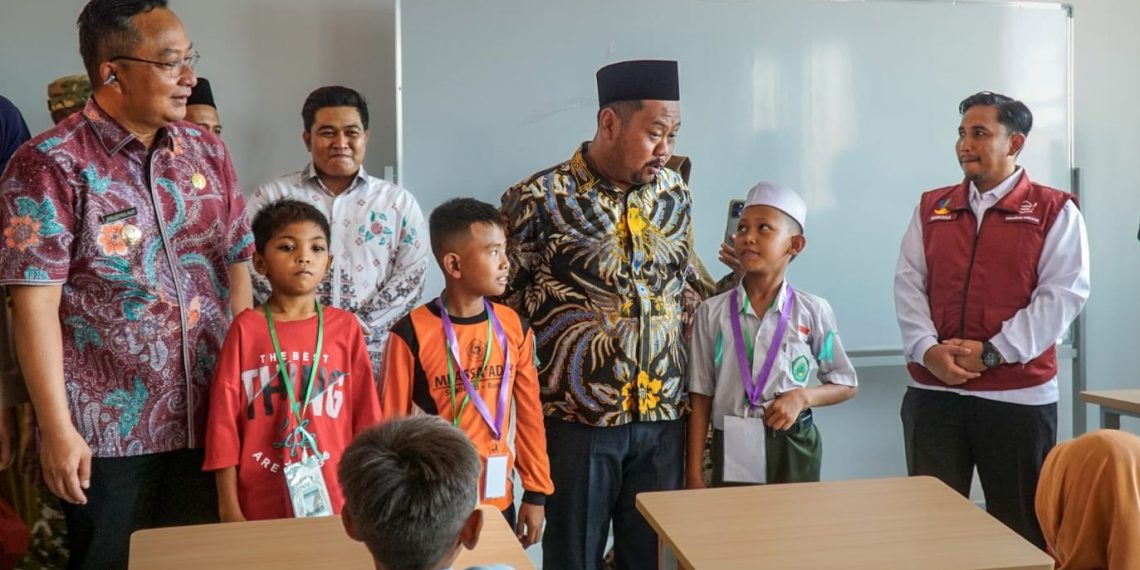 Buka MPLS Sekolah Rakyat Gresik, Bupati Yani: Dari Sekolah ini Akan Lahirkan Generasi Unggul dan Berkarakter Kuat