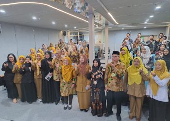 310 Guru SD dan SMP Surabaya Ikuti Pelatihan AI di Unusa