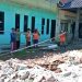 Belum Genap Sebulan Jabat Kades, Mustajib Rehab Balai Desa Trompoasri