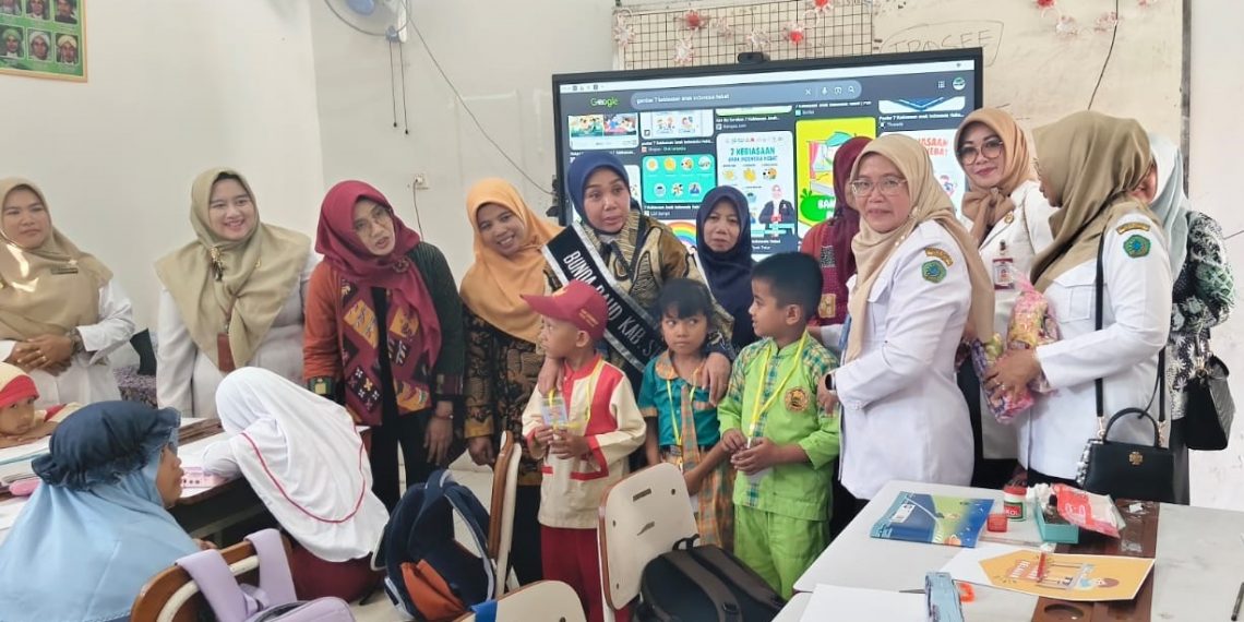 Bunda PAUD Sidoarjo Pantau Kegiatan MPLS TK dan SD di Kecamatan Krian