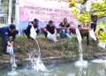 Cetak Calon ‘Green Leader’, SMK YPM 8 Sidoarjo Lepas 18.000 Benih Ikan Lele