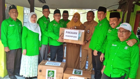 FKB DPRD Sidoarjo Salurkan Bantuan Pakaian Layak Untuk Penghuni Liponsos