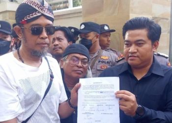 Demo Warga Gulomantung terhadap PT Hanwa Royal Metal, Ketua DPRD Gresik Berikan Dukungan dan Minta Perusahaan Penuhi Perizinan