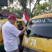 Sambut HUT RI ke 81 Tahun, BHS Bagikan Bendera ke Warga, Ojol, Tukang Becak Hingga Sopir Bemo