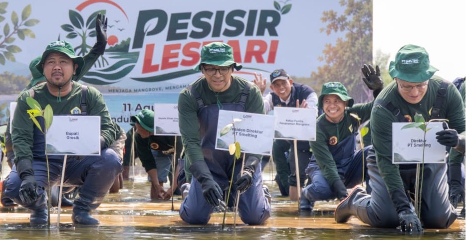 Pemkab Gresik – Smelting Kick Off Program Pesisir Lestari, Tanam 10.000 Mangrove
