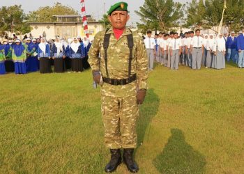 Tegas dan Sigap, Danup Dapat Apresiasi dalam Upacara Penurunan Bendera HUT ke-81 Kemerdekaan RI di Kecamatan Driyorejo