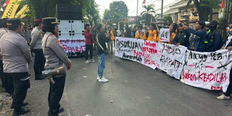 BEM Pasuruan Raya Geruduk Mapolres dan DPRD Pasuruan, Kawal Kasus Tewasnya Warga Beji hingga Penandatanganan Tuntutan