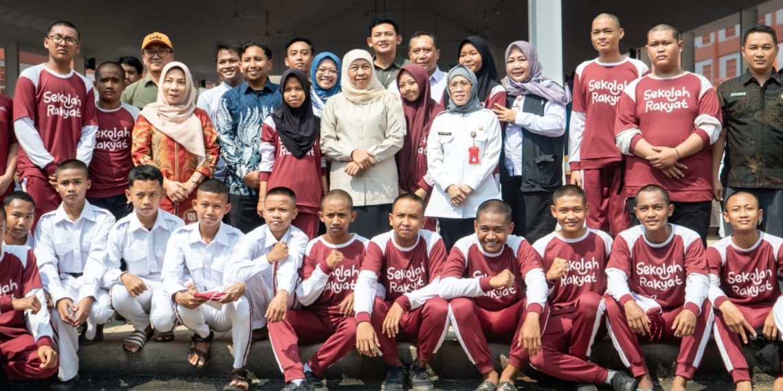 Tinjau Sekolah Rakyat Gresik, Gubernur Khofifah Tegaskan Pendidikan sebagai Upaya Putus Rantai Kemiskinan