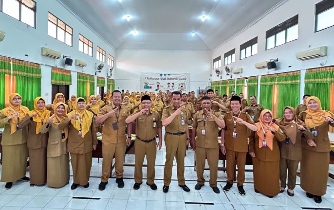 Kacabdin Sidoarjo Bekali GTK SMK Negeri 2 Buduran Menuju Pribadi Berkarakter