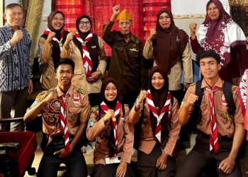 Teladani Semangat 45, SMA Negeri 1 Krian Anjangsana ke Veteran Pejuang Kemerdekaan
