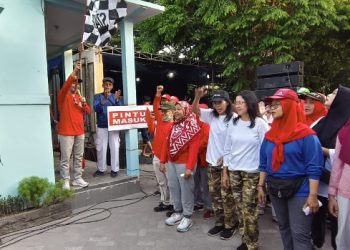 Kades Bluru Kidul Beri Apresiasi Jalan Sehat HUT ke 81 Kemerdekaan RI Bagi Warga RW X