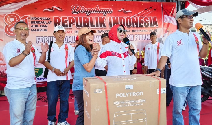 Peringati HUT ke 81 Kemerdekaan RI, Wakil Bupati Mimik Ajak Warga Taman Pinang Jaga Lingkungan