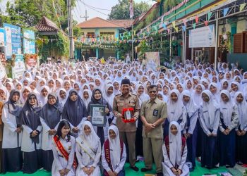 MUI Goes to School Sasar Pelajar SMPN 2 Gresik, Bekali Pentingnya Jaga Diri di Usia Remaja