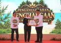 Gubernur Jatim Berikan Penghargaan kepada Pemkab Gresik yang Konsisten Lestarikan Kawasan Magrove