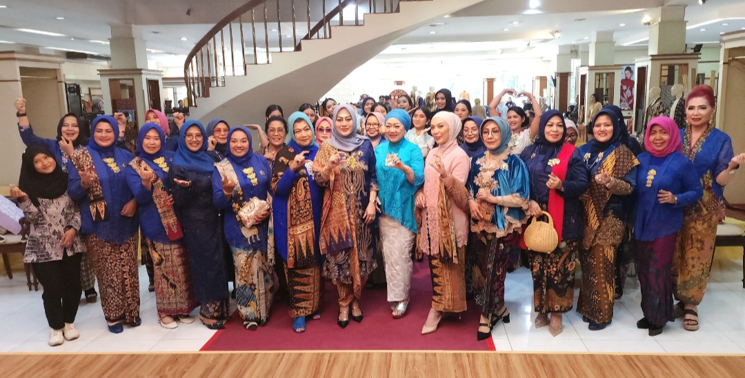Hari Kebaya Nasional dan HUT RI ke-81, Danar Hadi Kolaborasi PBBI: Cintai Warisan Budaya Indonesia
