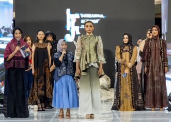 Whulyan-Quds Tekstil Ciptakan Women of Rooted di Soerabaia Fashion Trend 2027