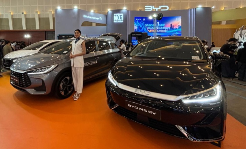 BYD M6 DM Jadi Sorotan di GIIAS Surabaya 2026