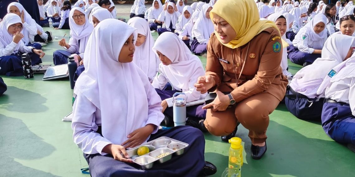 Dinas Kesehatan Edukasi Siswi SMP Negeri 1 Sidoarjo Pentingnya Aksi Bergizi Bagi Remaja Putri