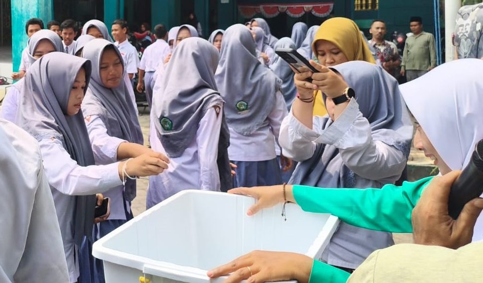 Sambut Muktamar NU, MA NU Sidoarjo Gelar Aksi Penggalangan ‘Coin Muktamar’