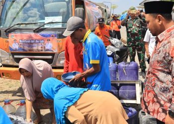 Sebanyak 62 Desa di 11 Kecamatan Terancam Kekurangan Air Bersih, Bupati Yani Salurkan 20 Ribu Liter untuk Warga Tenggor