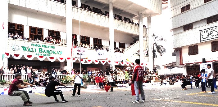 Perkuat Nasionalisme Santri, Ponpes Wali Barokah Kediri Gelar Lomba Tradisional HUT ke-81 Kemerdekaan RI