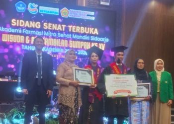 70 Lulusan Akfar Mitra Sehat Mandiri Sidoarjo Diambil Sumpah, 90 Persen Sudah Bekerja