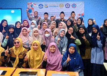 Dosen Unesa dan Unipda Tingkatkan Kompetensi Guru SDIT Madani Sidoarjo Berbasis AI