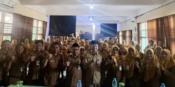 Guru SMP Negeri 2 Krian Ditingkatkan Kompetensi Literasi Numerasinya Berbasis AI