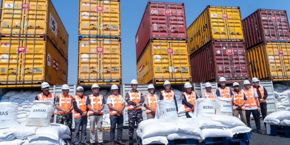 Bea Cukai Jatim Temukan Ratusan Ton Beras dan Garam Impor yang Diberitahukan sebagai Ammonium Chloride