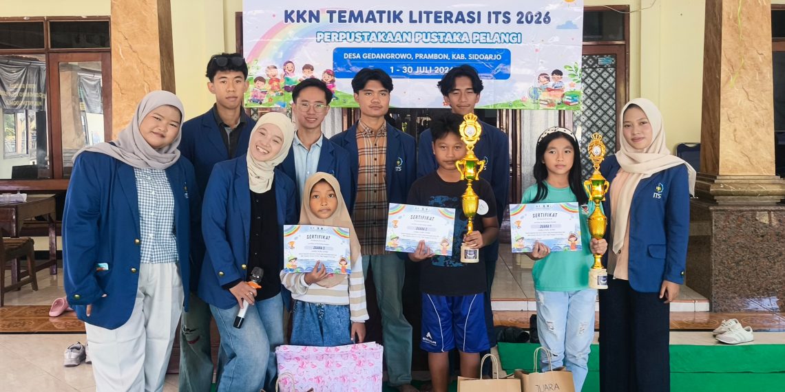 Mahasiswa KKN Pustaka Pelangi ITS Hadirkan Beragam Kegiatan Literasi, dari Lomba hingga Nonton Film ‘Jumbo’