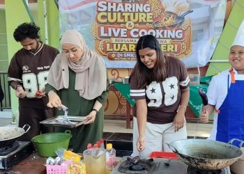 Pelajar Jerman dan India Lakukan Pertukaran Budaya di SMK Al Ikhlash Panceng