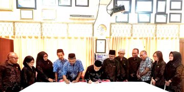 Kembangkan Moderasi Kebangsaan, FPK Gresik Teken MoU dengan SMPN 1 Gresik