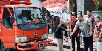 Wakil Bupati Gresik Lepas Tim Robot Bawah Air Siti Busyro UMG Menuju Final Kontes Kapal Indonesia
