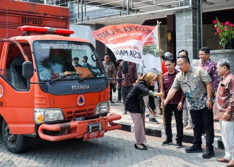 Wakil Bupati Gresik Lepas Tim Robot Bawah Air Siti Busyro UMG Menuju Final Kontes Kapal Indonesia