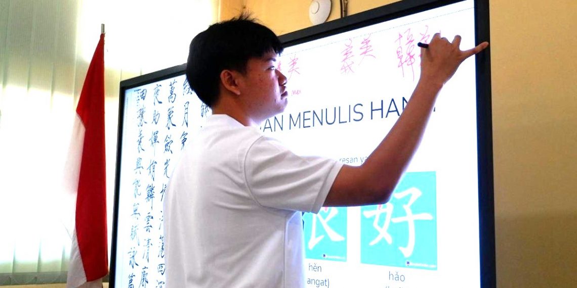 Kelas Bahasa Mandarin Bekali Siswa SMAN 1 Campurdarat Hadapi Dunia Kerja Global