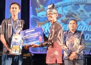 Final Kompetisi Nasional Kontes Kapal Indonesia, Tim Siti Busyro UMG Raih Juara Best Poster