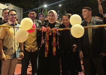 Jadi Ikon Baru, Gapura Pembatas Desa Jogosatru Diresmikan Wabup Mimik Idayana