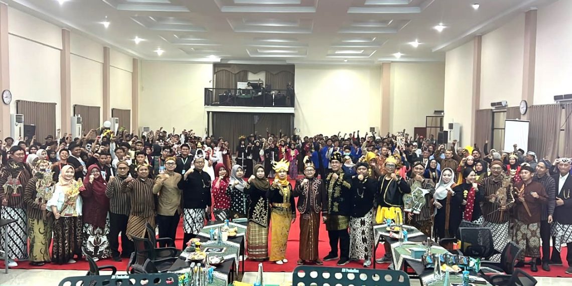 ​Tutup PKKMB UMAHA 2026 Hadirkan Aksi Ketahanan Pangan, Cosplay, Hingga Mini Konser