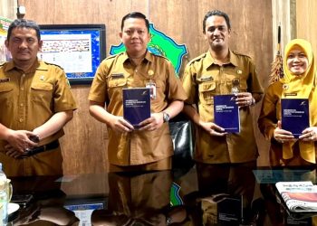 Guru SMP Negeri 6 Sidoarjo Luncurkan Buku ‘Menbentuk Karakter Generasi Digital’
