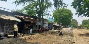 Konsultan Pengawas Tak Ada di Lokasi, Nizar Pelototi Proyek Pembangunan Jalan Kemangsen-Krian