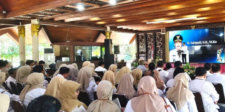 Bupati Sidoarjo Ancam Copot Kepala Sekolah Yang Bebani Wali Murid Lewat Program ODL
