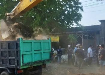 Tanpa Papan Nama Dan Bekas Material Diangkut Sembarangan, Komisi C DPRD Sidoarjo Tegur Kontraktor Pelaksana Dan Pengawas Proyek Jalan Kemangsen-Krian