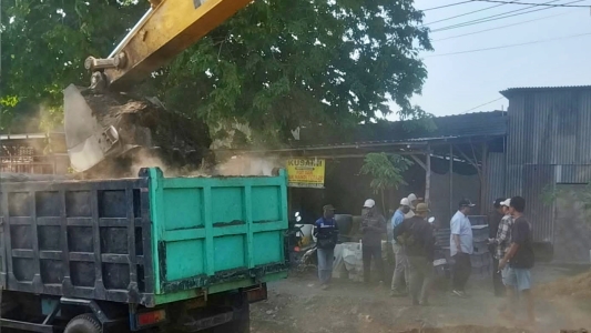 Tanpa Papan Nama Dan Material Bekas Galian Diangkut Sembarangan, Komisi C DPRD Sidoarjo Tegur Pengawas Proyek Jalan Kemangsen-Krian