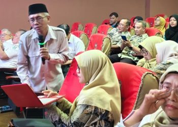 Guru Fisika SMA/MA se Kabupaten Sidoarjo Tingkatkan Kompetensi Berbasis AI