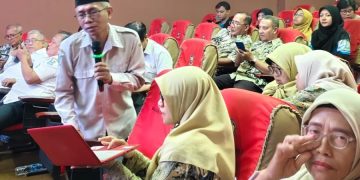 Guru Fisika SMA/MA se Kabupaten Sidoarjo Tingkatkan Kompetensi Berbasis AI
