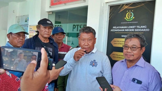 Kejari Sidoarjo Komitmen Tuntaskan Dugaan Korupsi TKD, GMPK Desa Damarsi Tunda Aksi Unjuk Rasa